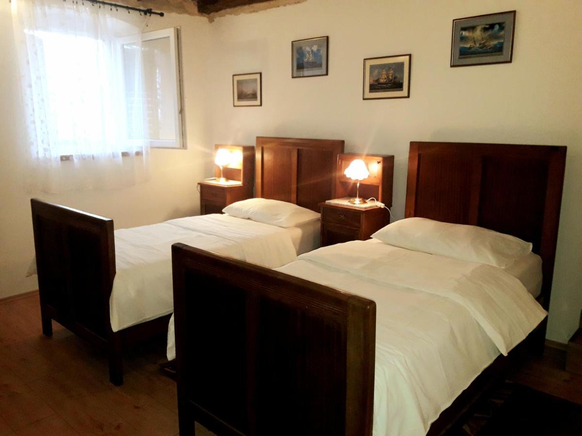Casa Istriana Nona Pina Villa Kaštelir Екстериор снимка
