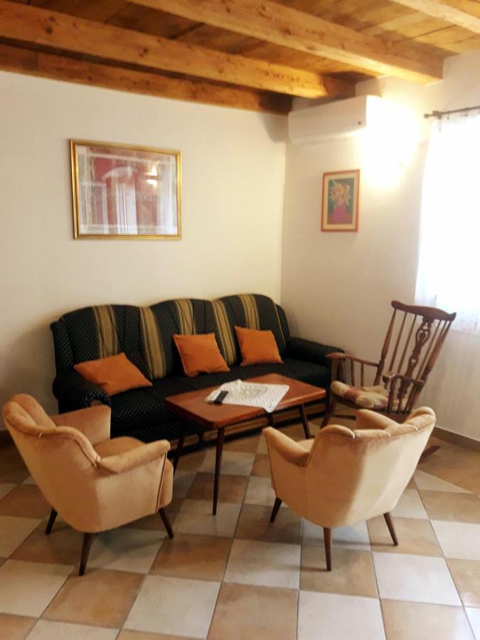 Casa Istriana Nona Pina Villa Kaštelir Екстериор снимка