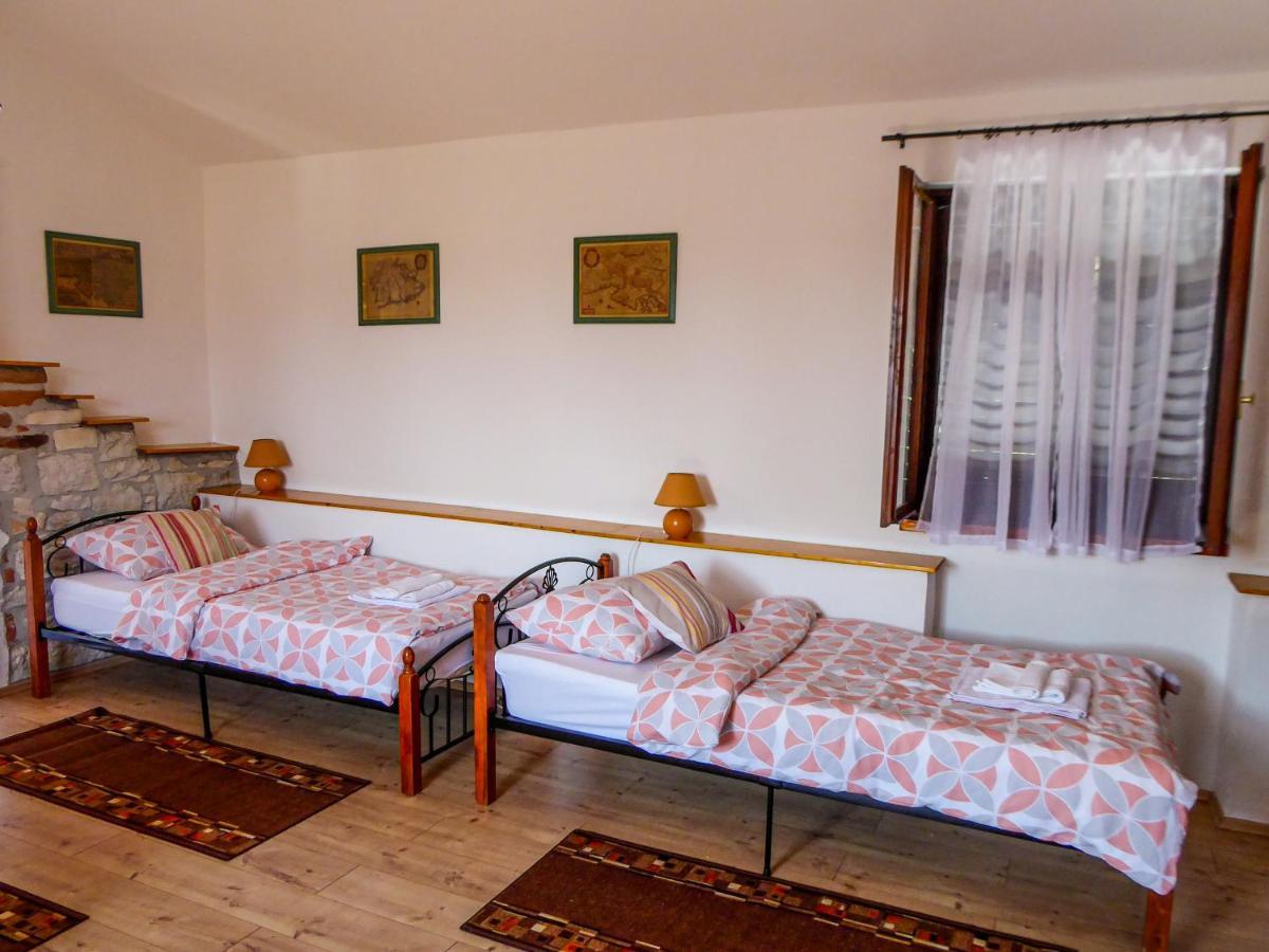 Casa Istriana Nona Pina Villa Kaštelir Екстериор снимка