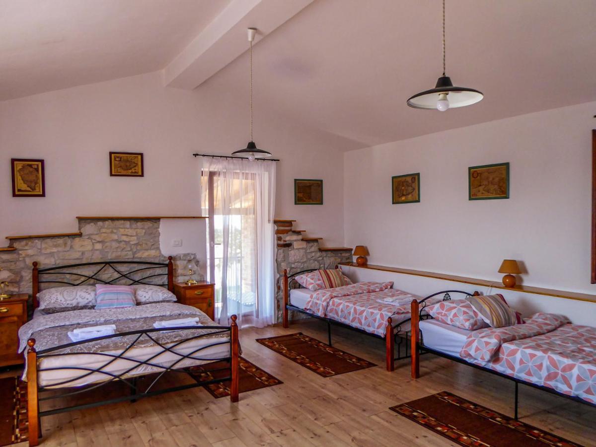Casa Istriana Nona Pina Villa Kaštelir Екстериор снимка